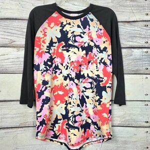 LuLaRoe M Floral Raglan Sleeve Stretch Top